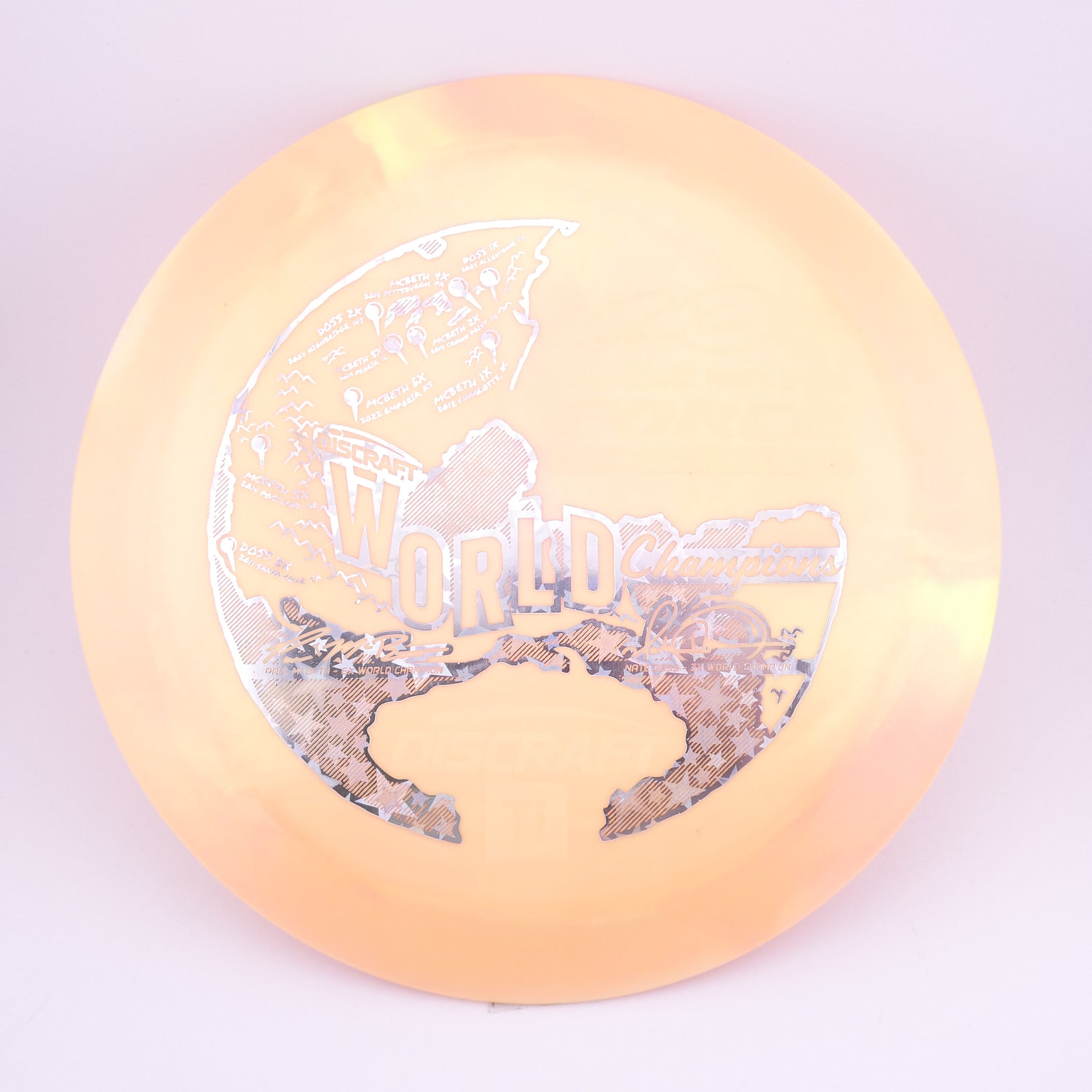 Paul_McBeth_And_Nate_Doss_ESP_Swirl_Force_World_Champions-3